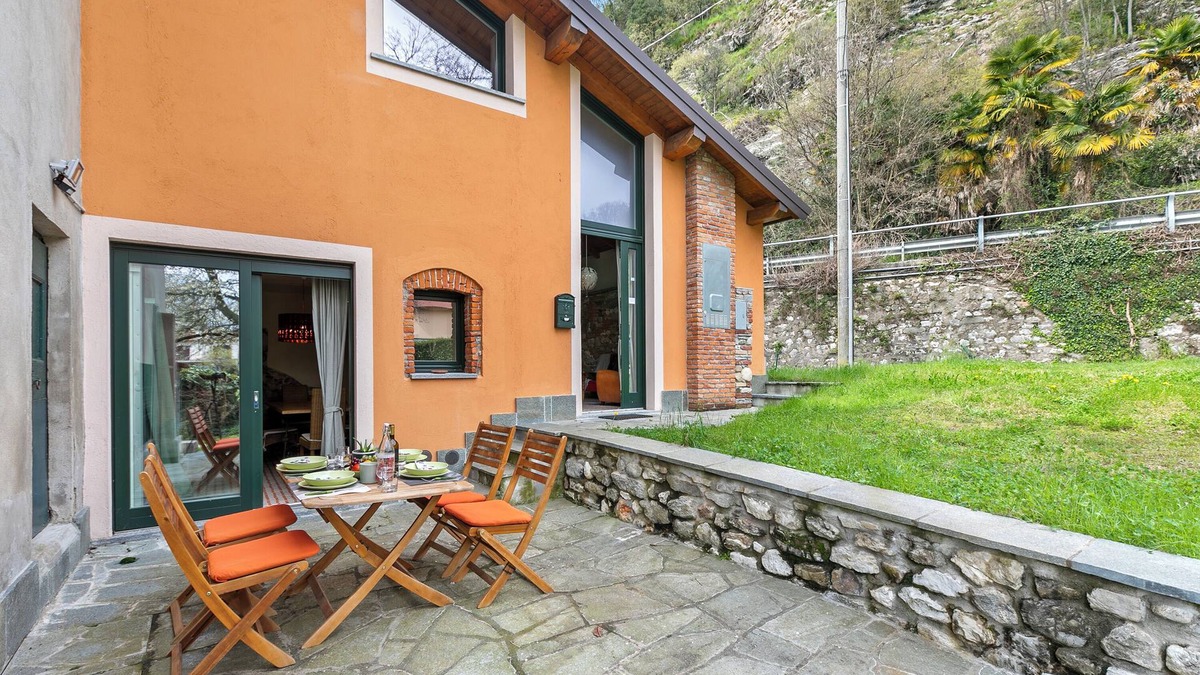 Monvalle House | La Maison Du Lac 50 meters from lake, Monvalle, Italy