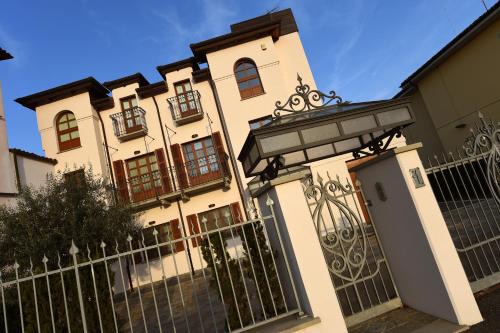Serralunga d'Alba Apartment | La Maison du Soleil