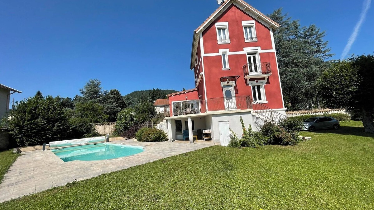 Bas-en-Basset House | La Maison Fleuri - Qouei Eichi - Swimming pool, Wifi, Family-friendly