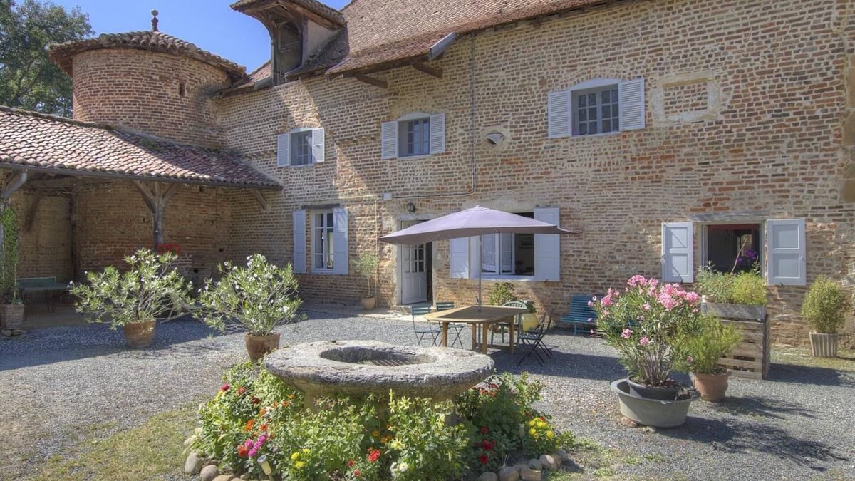 Chanoz-Chatenay House | La Maison Forte - Chanoz-chatenay