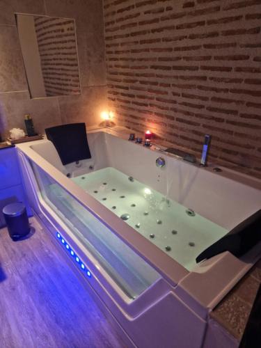 Veuzain-sur-Loire Bed & Breakfast | La Maison Pas'Chaaxe