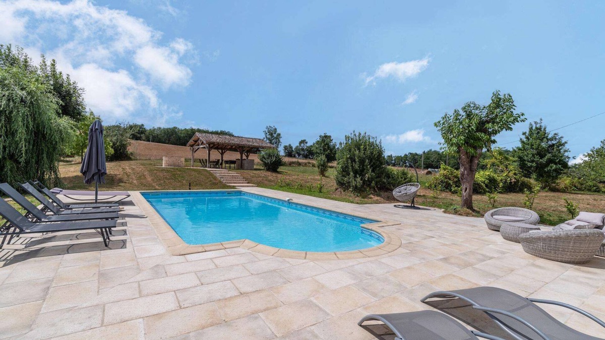 Saint-Maurice-de-Lestapel Villa | La Maison Prunier - Two Bedroom Villa, Sleeps 4