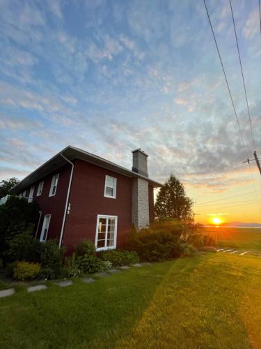 La Pocatiere Bed & Breakfast | La Maison Rouge - Bed & Breakfast - La Pocatière