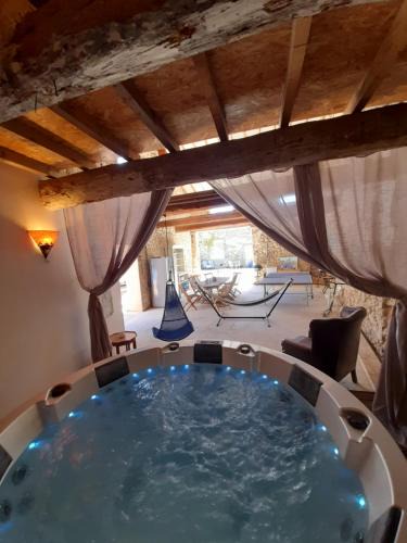 Sainte-Valiere House | La maison SPA, PISCINE et CLIMATISATION