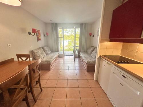 Marciac House | La Maison Tranquille at the Lake 1 Bedroom House