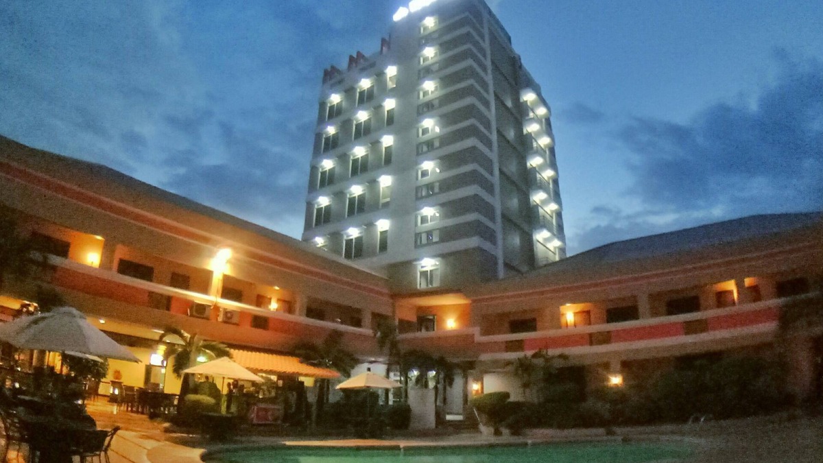 Tarlac Hotel | La Maja Rica Hotel