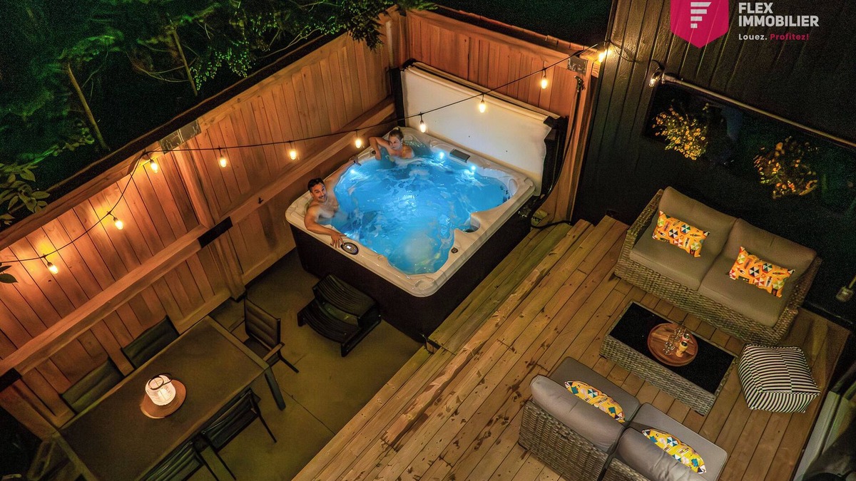 Pont-Rouge Ski Chalet | ⭐ La Marie-Clémentine de Portneuf 🍊 Private hot tub, Pool & Billard ⭐