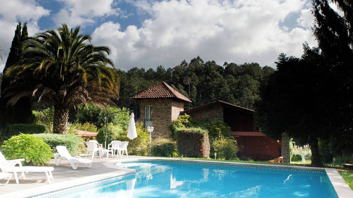 Callobre Villa | La Marisma Villa with private pool and direct access to the river