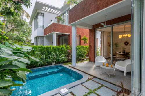 Siolim Villa | La Masillia, 2 BHK with Private Pool, 15 mins from Morjim Beach, Wifi, Peaceful location, Kitchen, Security, Patio