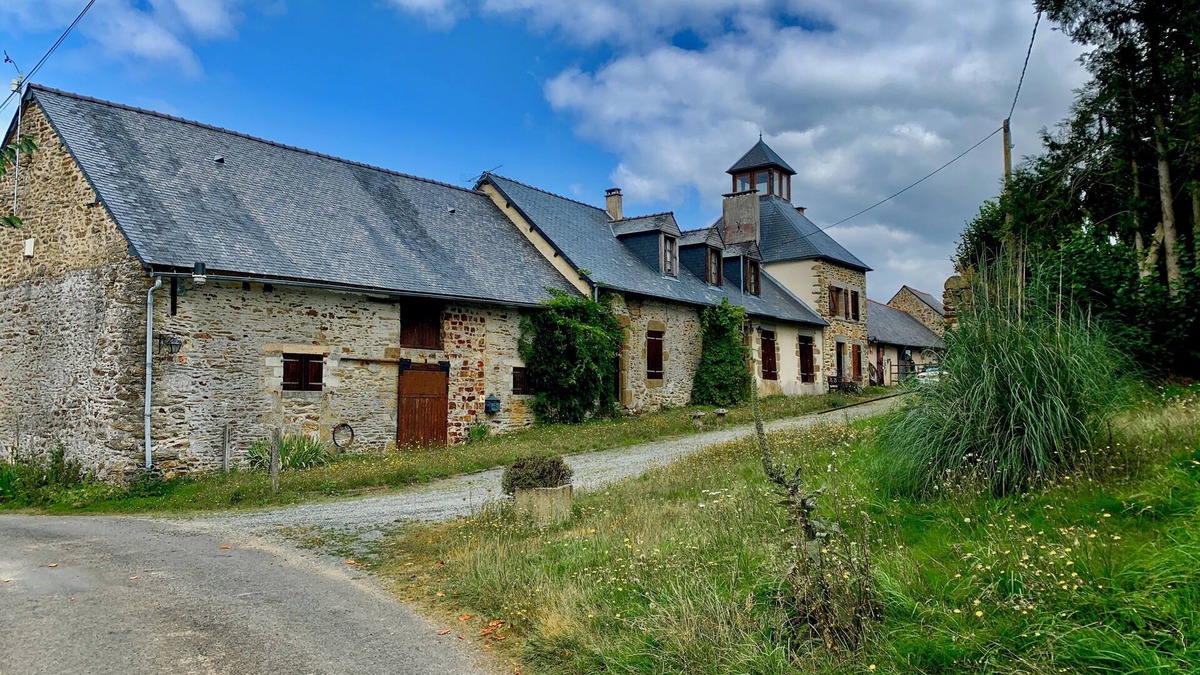 Courcite Cottage | La Meltiere a Beautiful 2-Bed Cottage in Courcite,