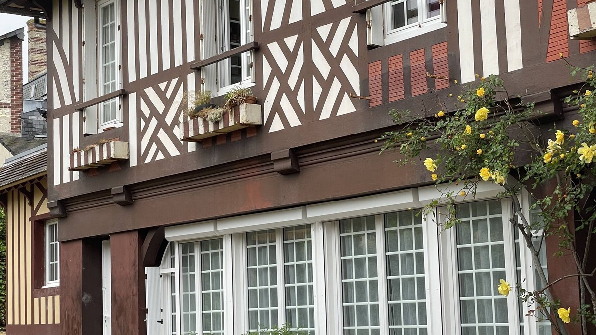 Villerville Apartment | La mer à Pied, au Coeur du Village, Beau 2 Pièces Rénové