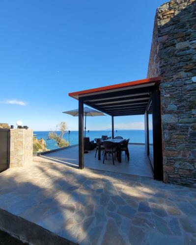 Plomari Villa | La Mer Villa - Entire Cottage