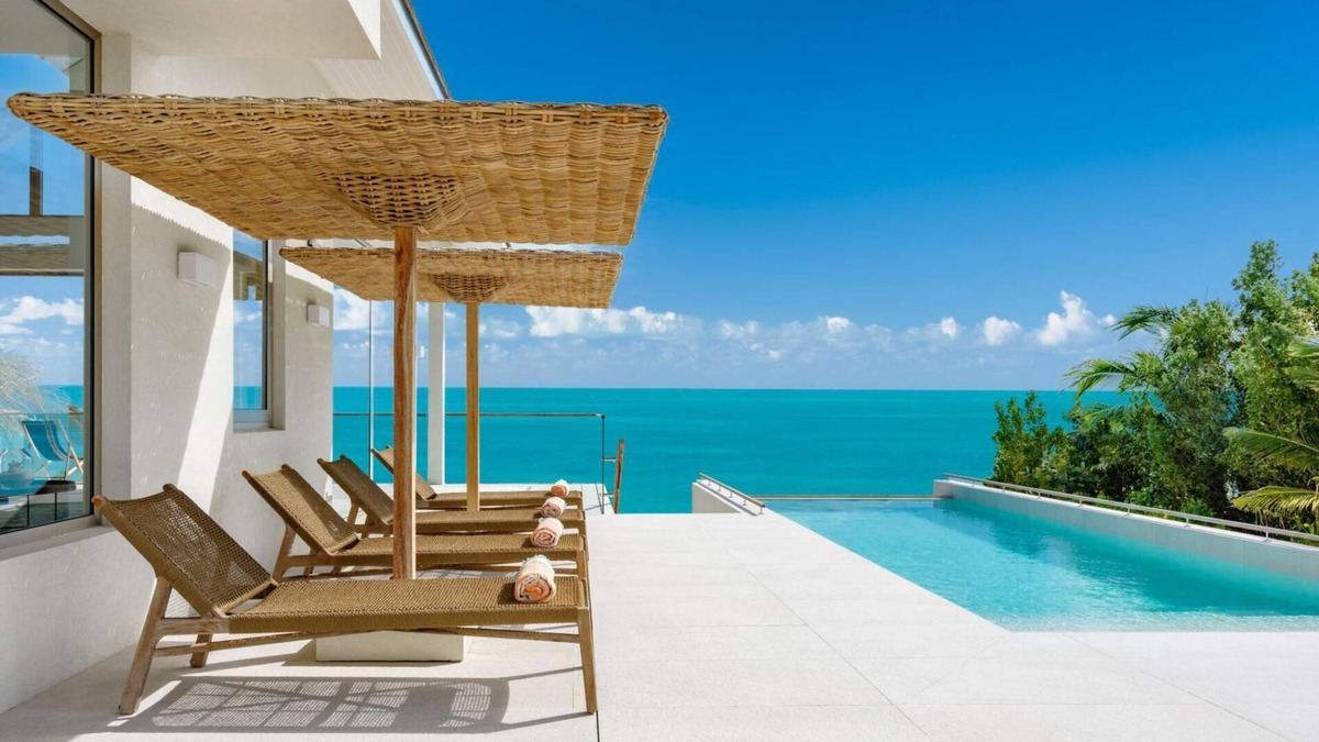 Ocean Point Villa | La Mer Villa West, Luxury Oceanfront on Sapodilla Bay