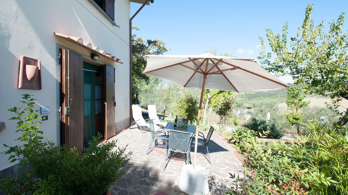 Empoli Apartment | "LA MEZZANA" apartment with private terrace and stunning views