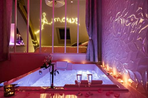Longmesnil Apartment | La Mezzanine de l'Etoile suite avec jacuzzi privé