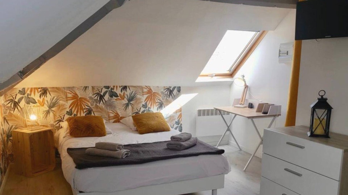Valenciennes Apartment | La Moana Room ~ Autonomous Arrival ~ 2 people