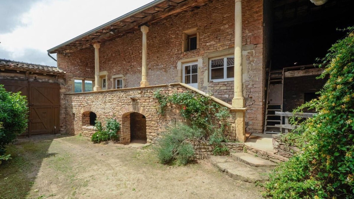 Leynes House | La Motte Taillée - LEYNES