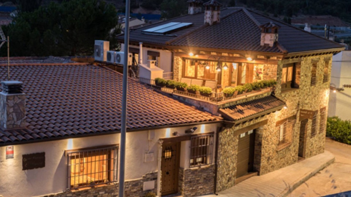 Valdenoches House | La Musical Complete Building