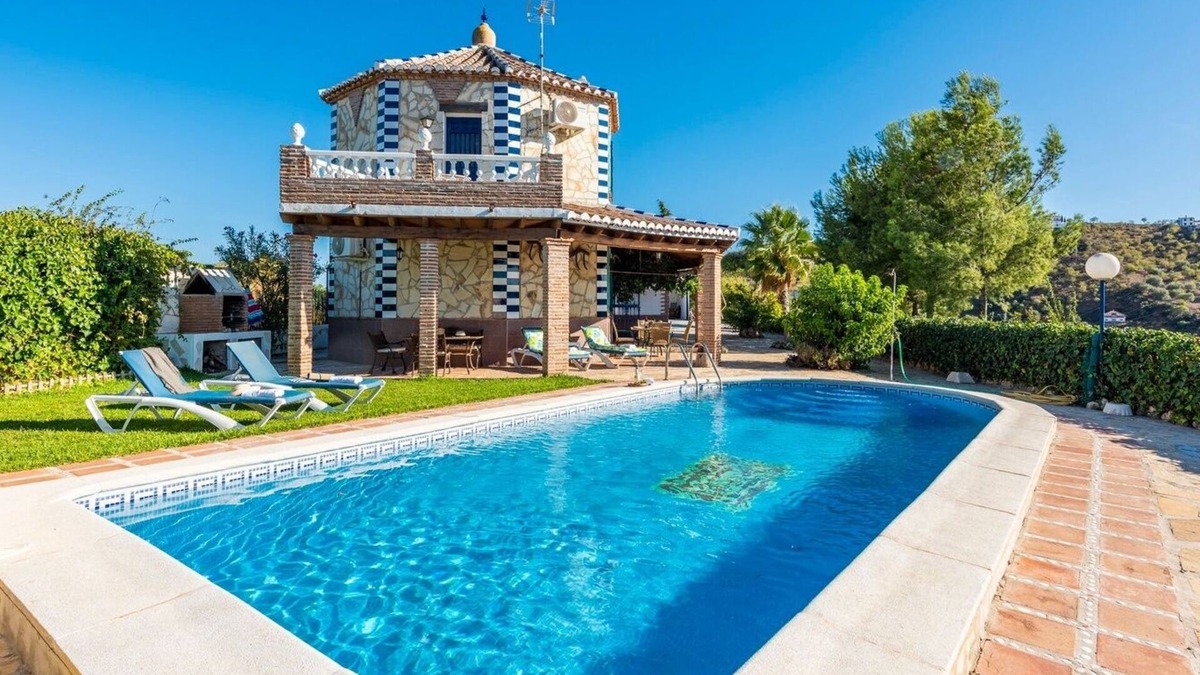 Iznate Villa | La Noria de Iznate by Ruralidays