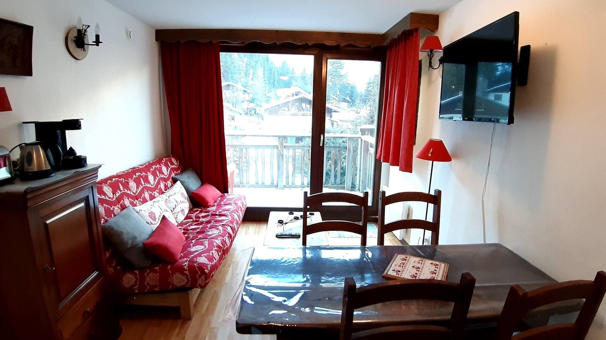 Villarodin-Bourget Apartment | La Norma Balcons Vanoise 2* 38m2 apartment 300m from slopes and lifts.