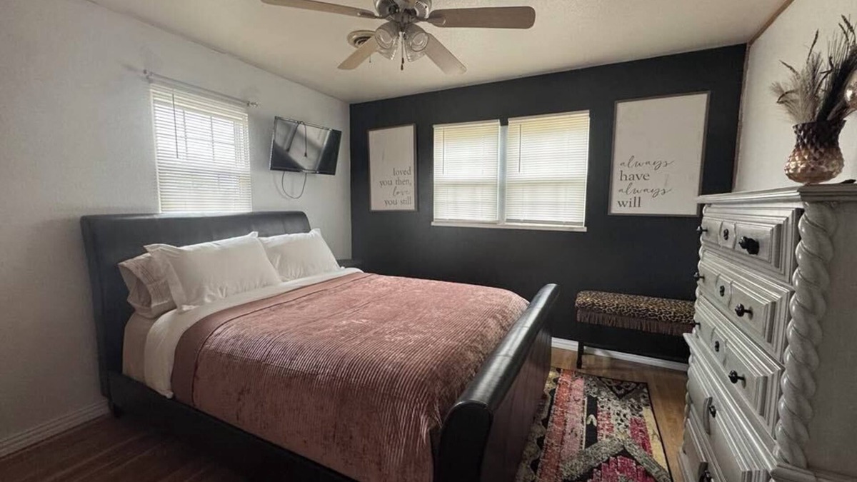 Stinnett House | La Padilla Villa - Cozy 4BR in Stinnett