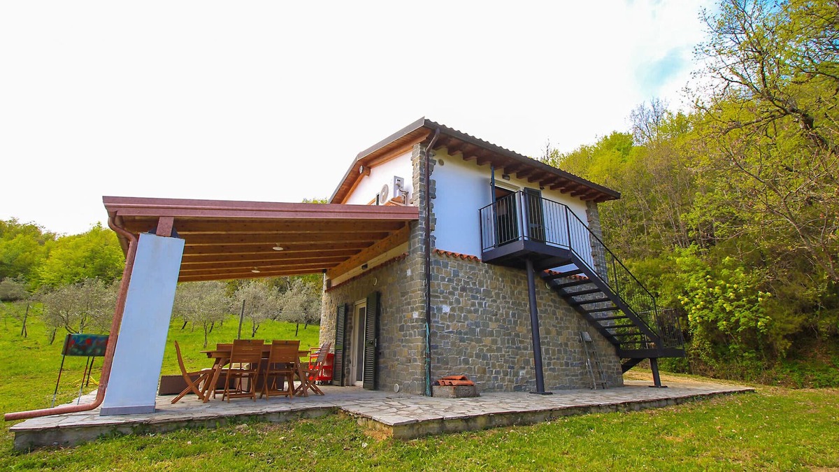 San Terenzo Monti House | La Padula - Casa Fantasma