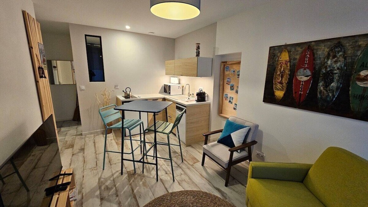 Genas Apartment | La Paillote-Apartment-Private Bathroom-Apartment-Garden view