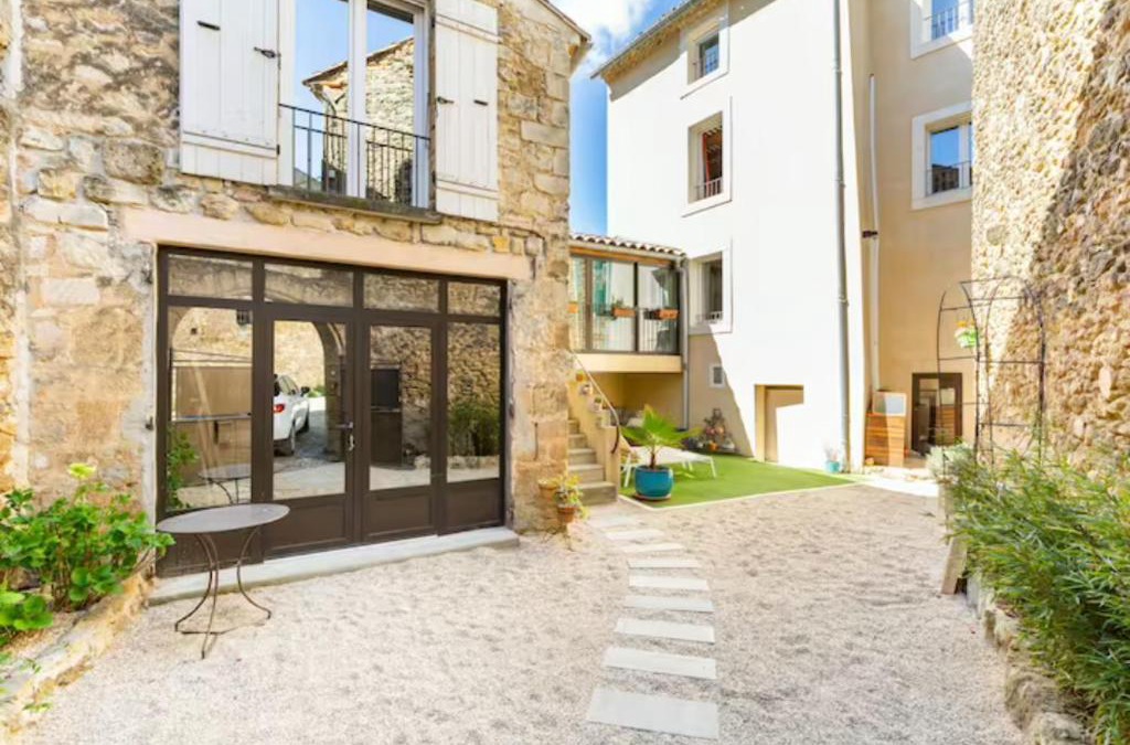 Rochegude Bed & Breakfast | La Parenthèse, chambres d'hôtes