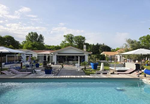 Saint-Jean-d'Illac Bed & Breakfast | La Parenthèse du Las, Maison d'hôtes avec Piscine et Spa