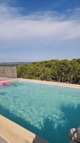 Beaucaire House | La parenthèse