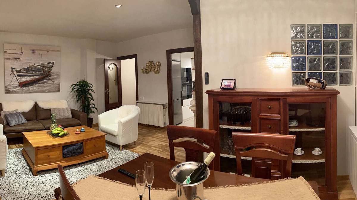 Viladecans Apartment | La pastora Gava, Apartment with parking near Barcelona.