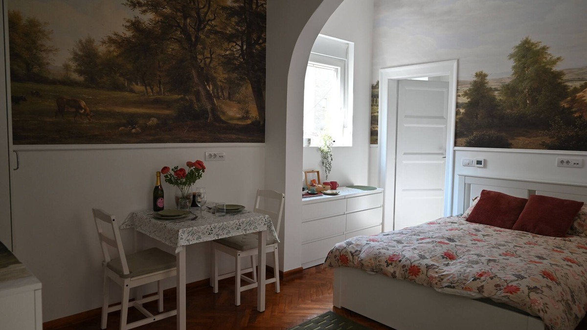 Zvezdara Condo | La Pastorela - Charming Retreat in Central Belgrade with Poetic, Pastoral Flair