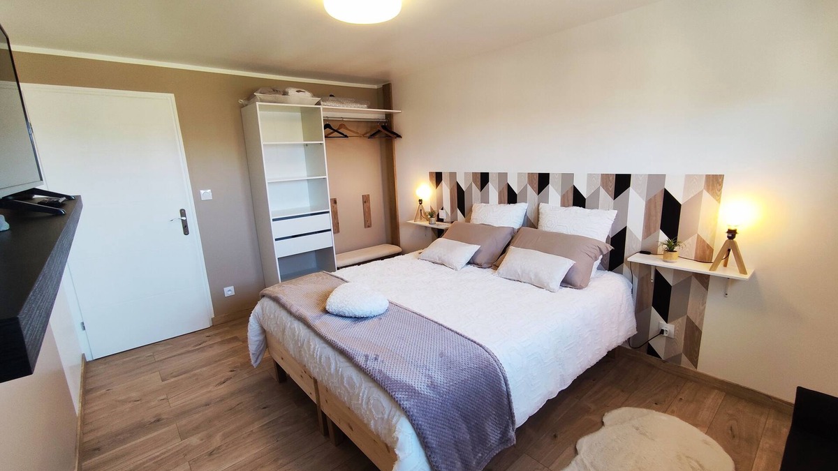 Hinges House | "La Pause au Cub" single-family home, all comforts