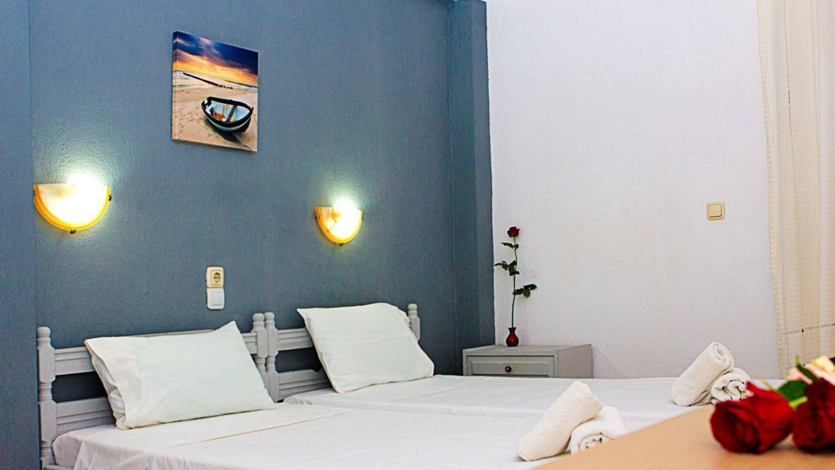 Skiathos Town Hotel | La Pensione 1 Skiathos