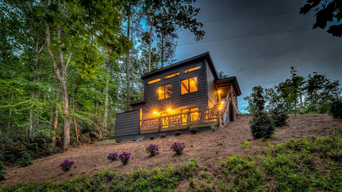 Cashes Valley House | La Pequena Pecos by Escape to Blue Ridge