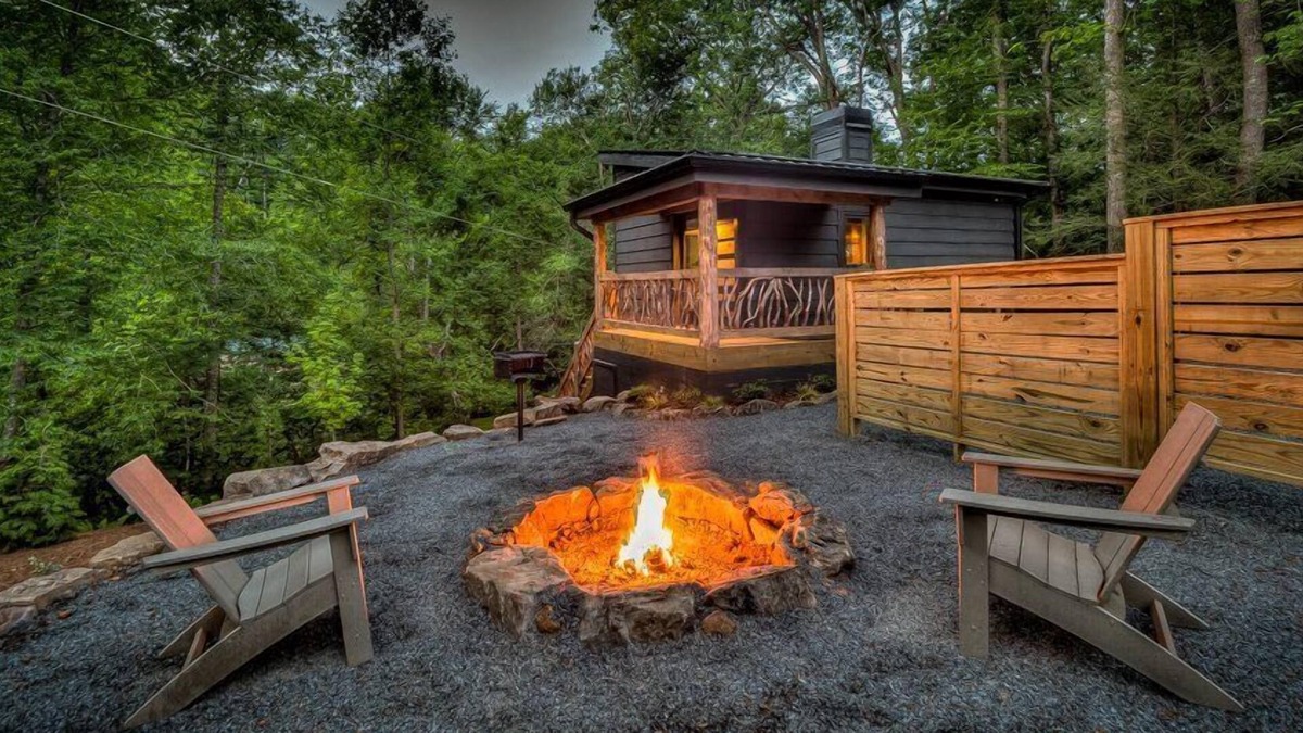 Cashes Valley Cabin | La Pequena Pecos - Modern Rustic Tiny Home along the River! | fire pit