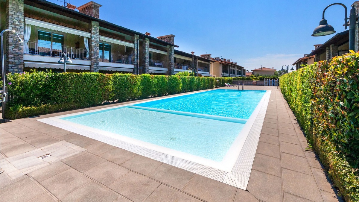 Raffa Apartment | La Perla 19 Apartment by Wonderful Italy