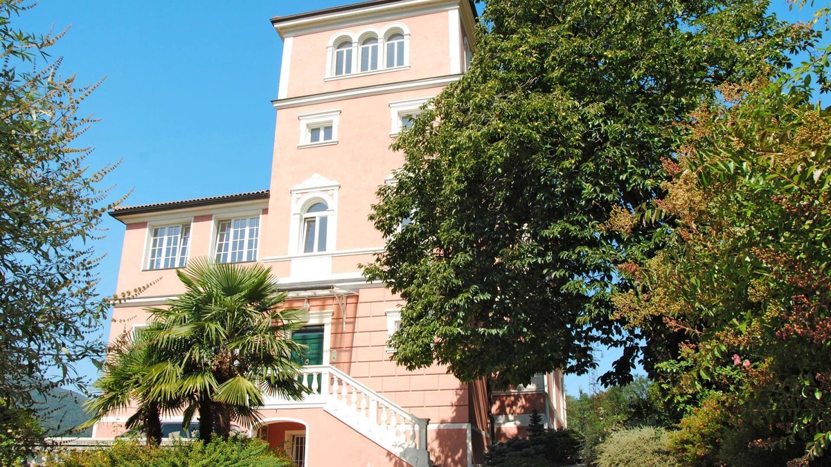 Susa Apartment | La Perla del Lago by Interhome