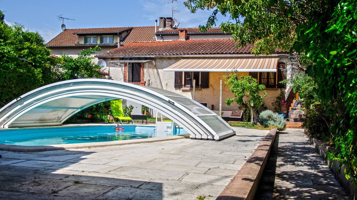 Saint-Benoit-de-Carmaux House | la petite Pierrette room