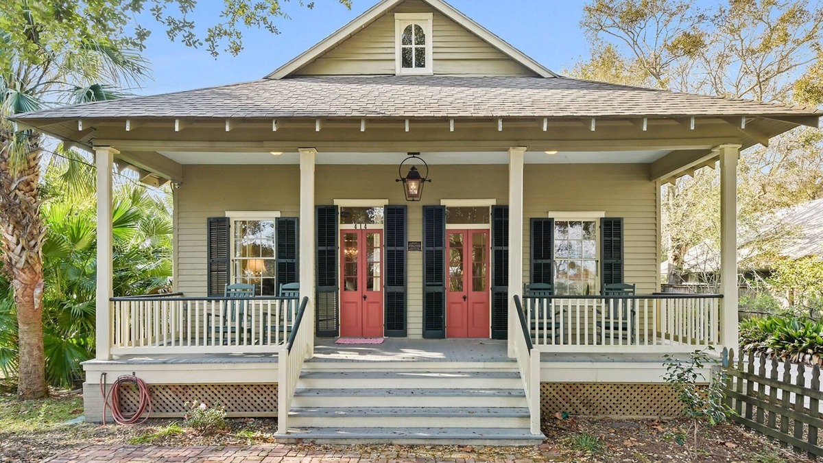 Bay St Louis House | La Petite Cachette Main House in Old Bay St. Louis