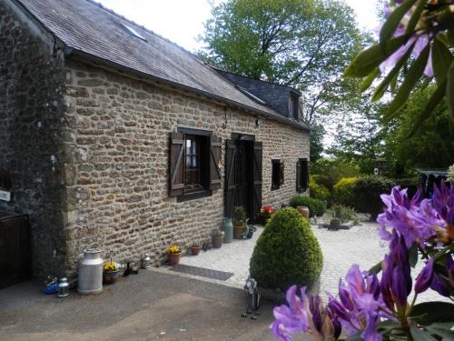 Colombiers-du-Plessis Bed & Breakfast | La petite Cretouffiere - Naturiste Accommodation - Adult Only
