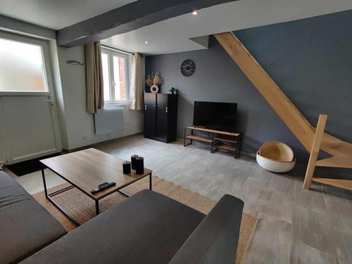 Dreux House | La Petite Falaise, maison avec cour Dreux centre