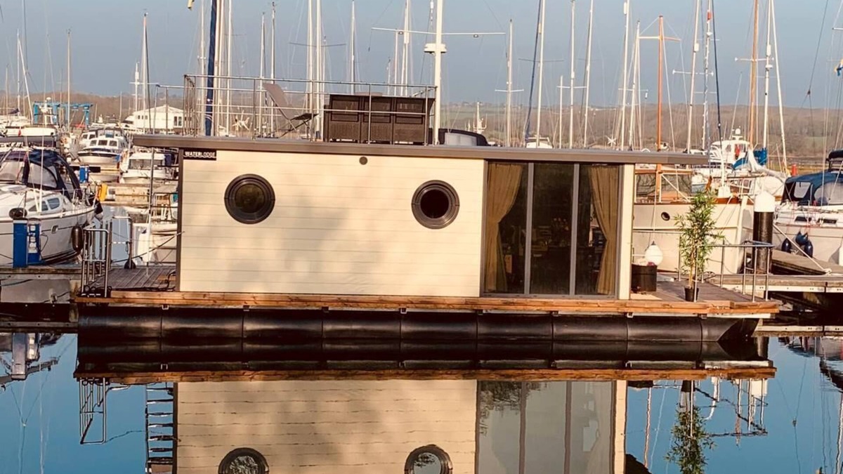 Whippingham Boat Rental | La Petite Foret | Boutique Boathouse on the Isle of Wight