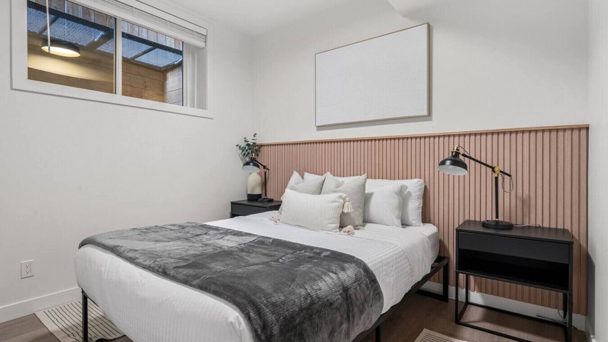 Kensington Condo | La Petite | Hot Tub | Kensington | Fenced Yard