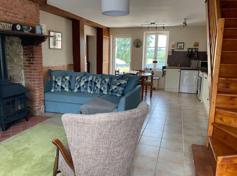 Saint-Dizier-Leyrenne House | La Petite Maison