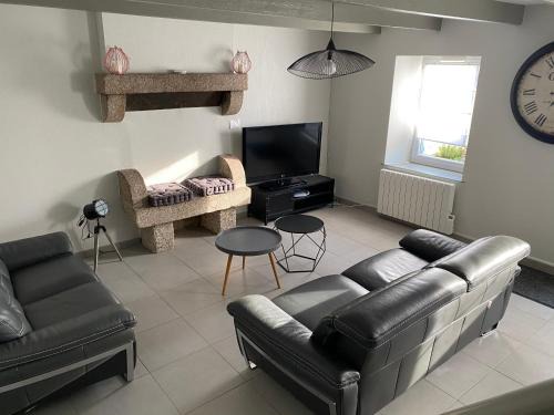 Saint-Nicolas-du-Pelem House | La Petite Maison