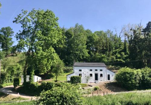 Wanze House | La Petite Maison Blanche