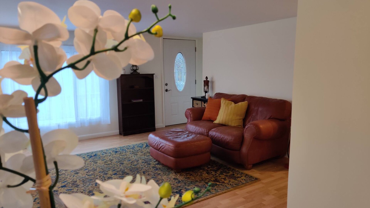 Chatham House | La Petite Maison, Chatham, NY
