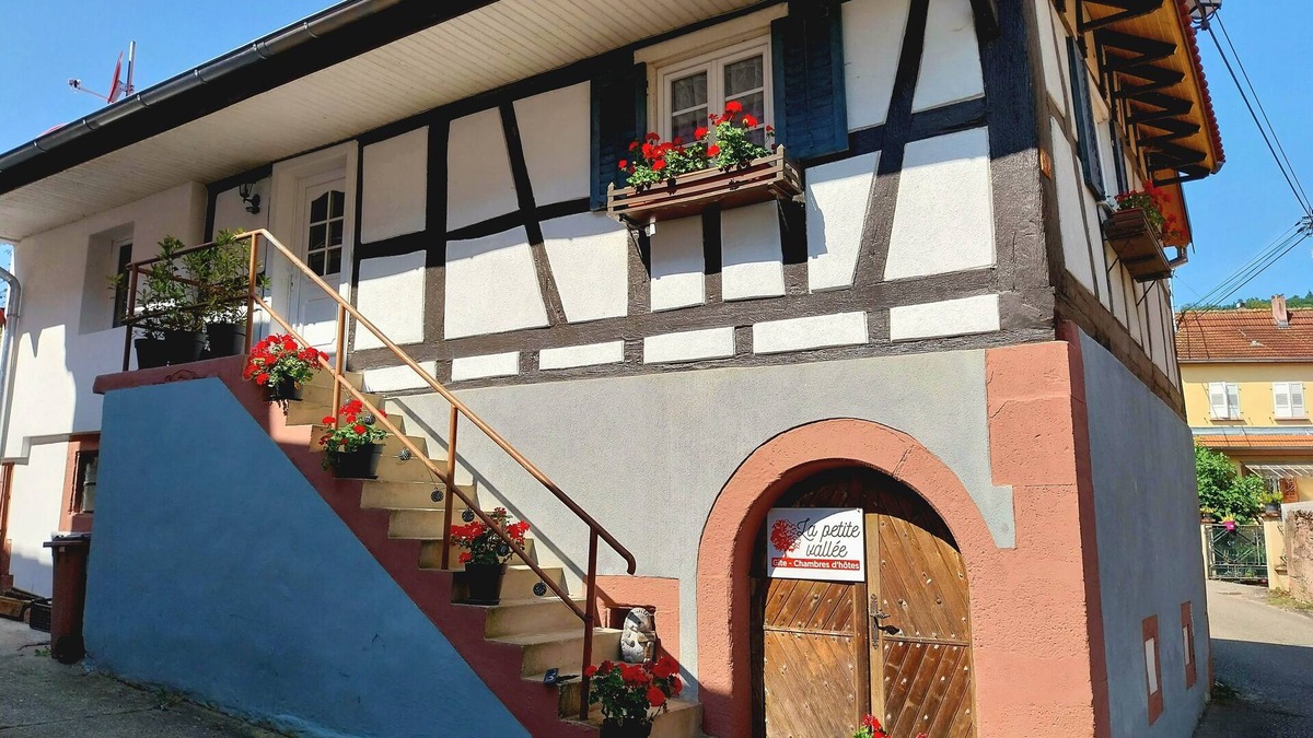 Rott House | La Petite Maison de La Petite Vallée