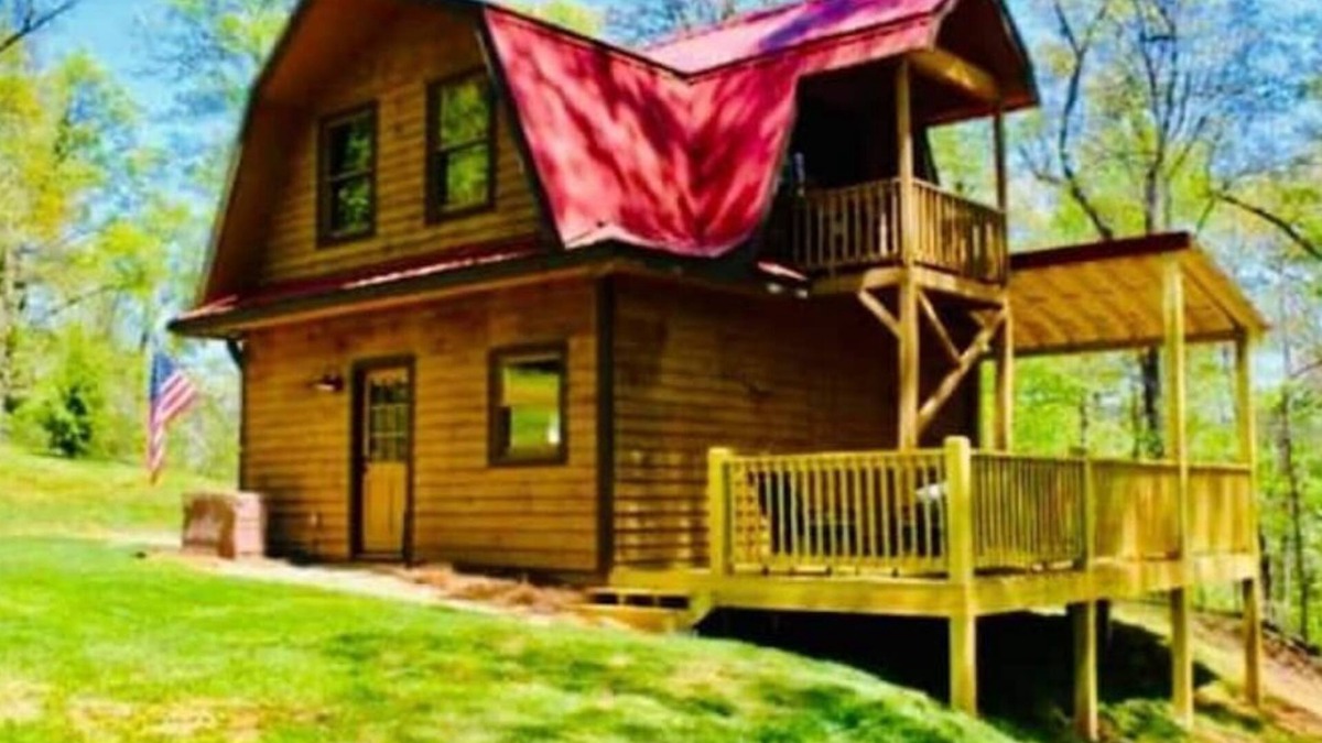 McCaysville Cabin | La Petite Maison - French Inspired Chalet